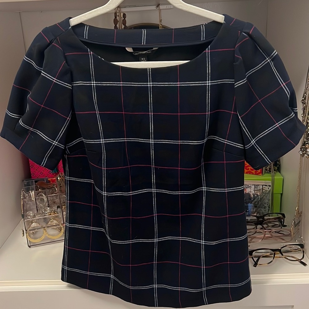 Banana Republic plaid shirt sleeve top
